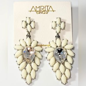 🎁 NWT-AMRITA SINGH-White Closter Cyrstal Formal Dangle Earrings
